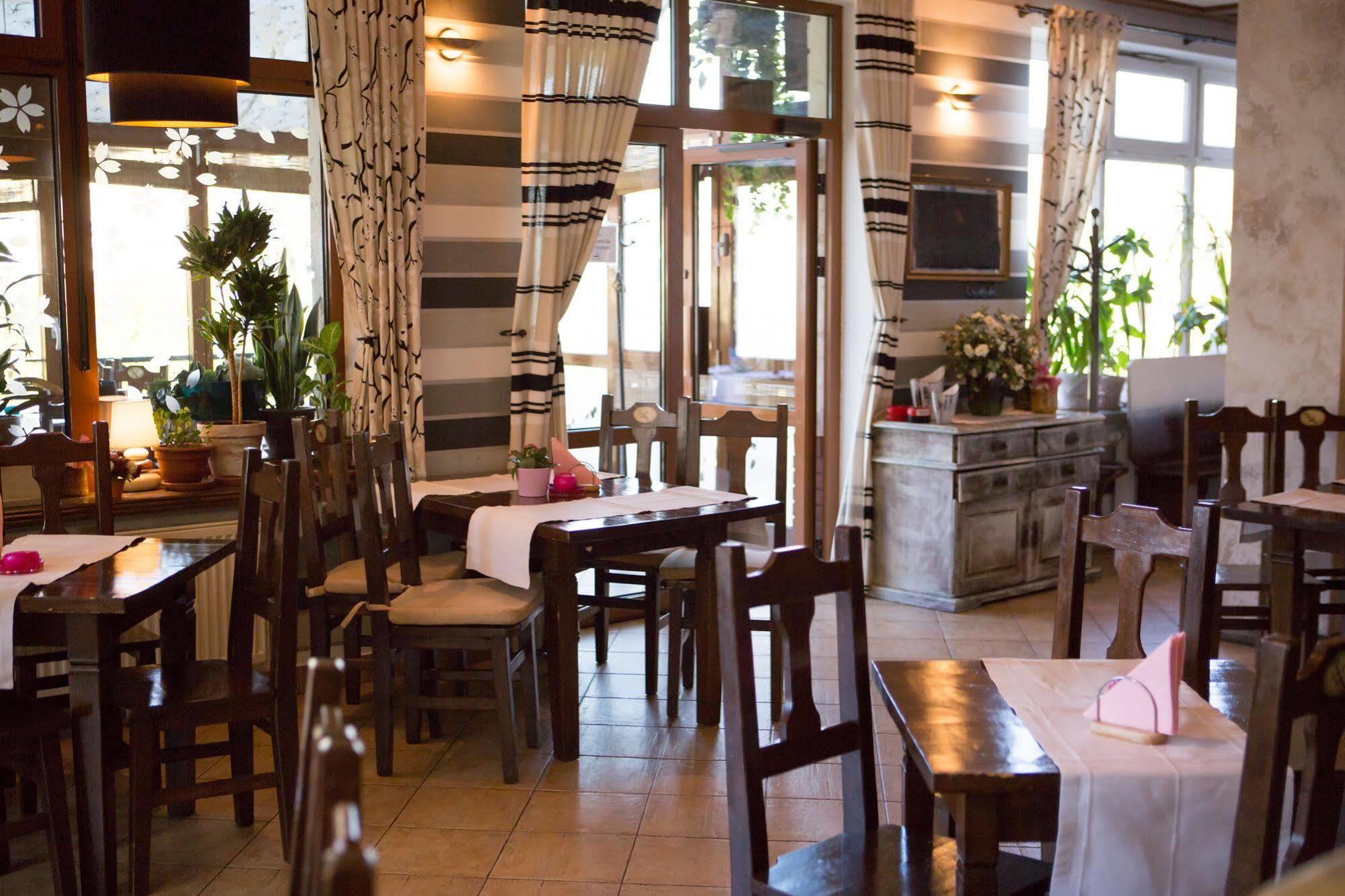 Na Rogatce Aparthotel Lublin Exterior foto