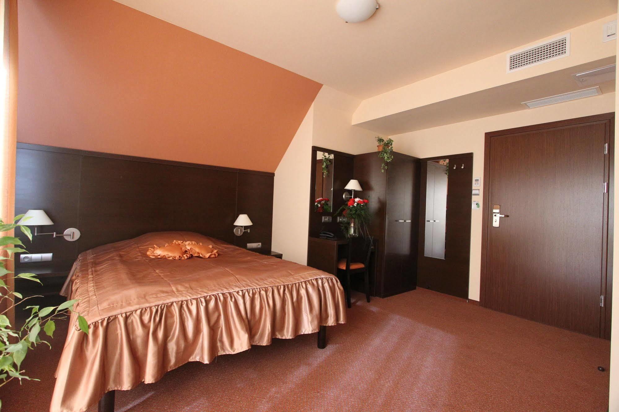Na Rogatce Aparthotel Lublin Exterior foto
